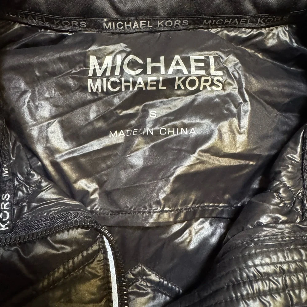 🧥✨‎ Michael Kors V-Chest Down Fill Puffer Jacket Black Blue Small ✨🧥